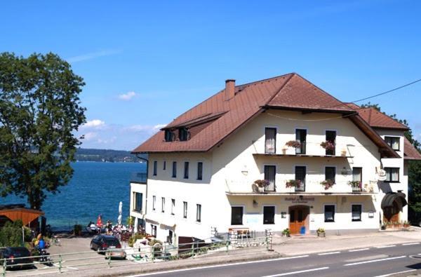 Gasthof Mit Seeterasse & Appartements Zur Landeroith Weyregg Εξωτερικό φωτογραφία